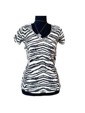 #53 T-SHIRT ~ Cream and Black Zebra Print V-Neck Short Sleeve Women's Top size M